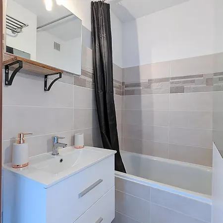 Au Calme + Parking 公寓 *