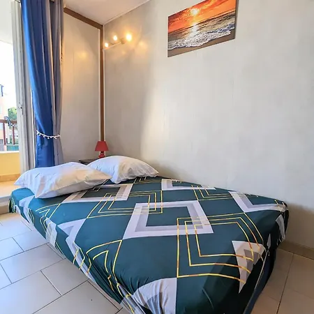 Au Calme + Parking Appartement Agde