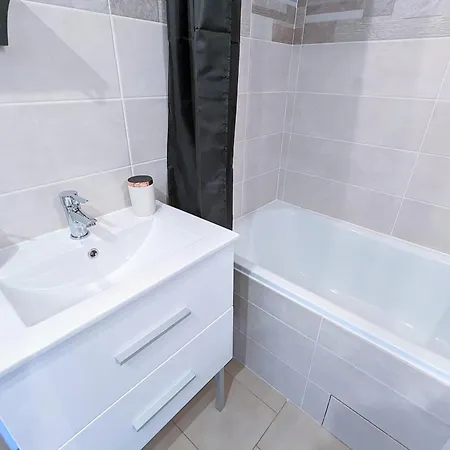 Au Calme + Parking * Agde