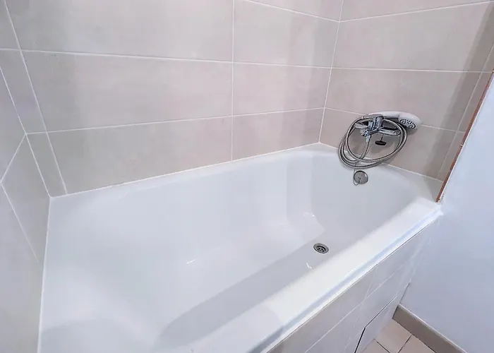 Au Calme + Parking Apartamento