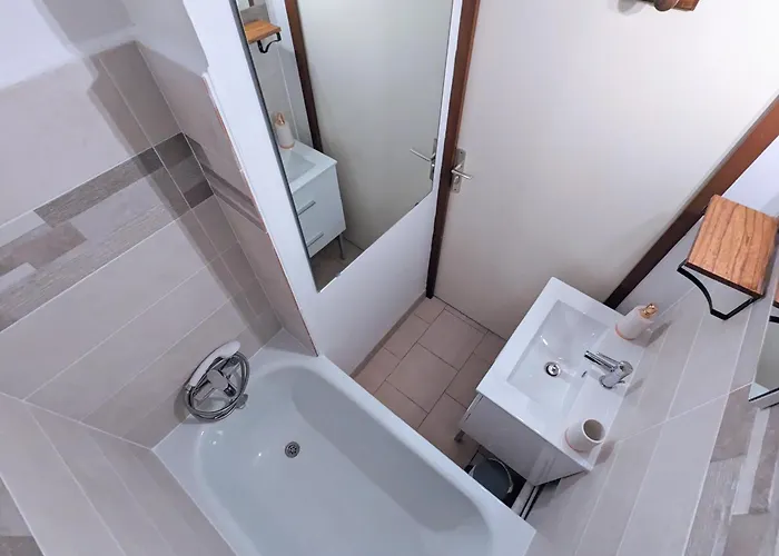 Au Calme + Parking * アグド