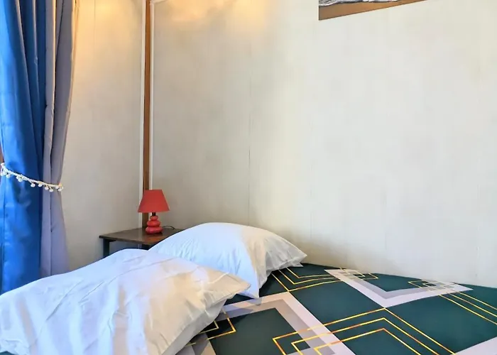 Au Calme + Parking アパート