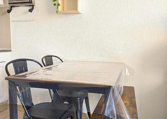 Au Calme + Parking *